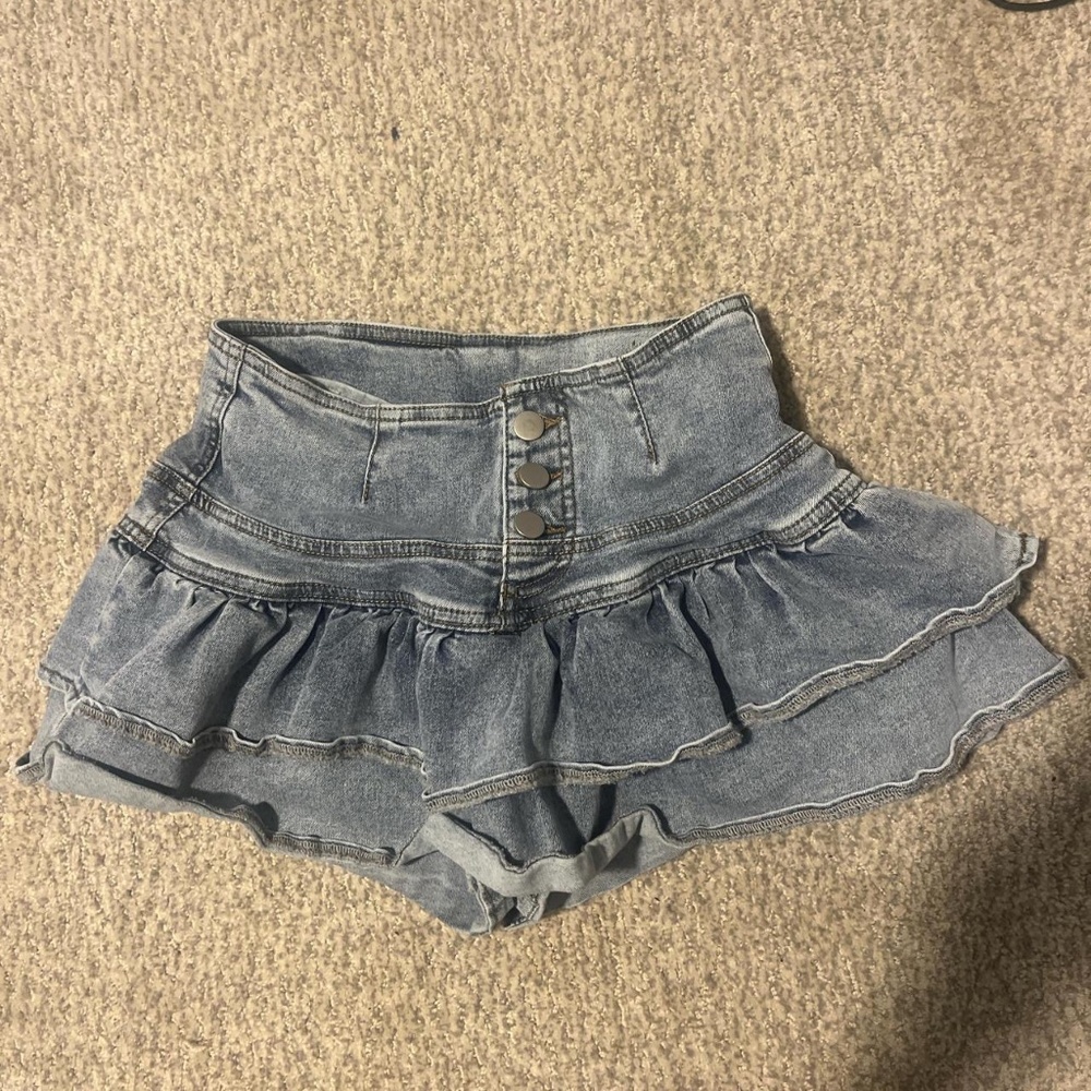 layered ruffle mini skirt with buttons